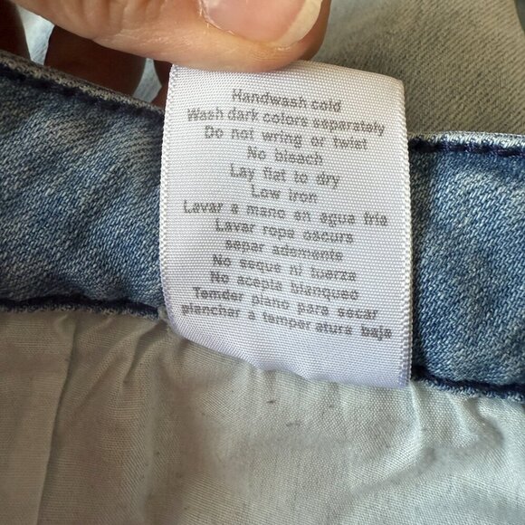 Women's Plus 2XL Judy Blue Distressed Light Wash Tie Dyed Hem Denim Shorts - Picture 6 of 6